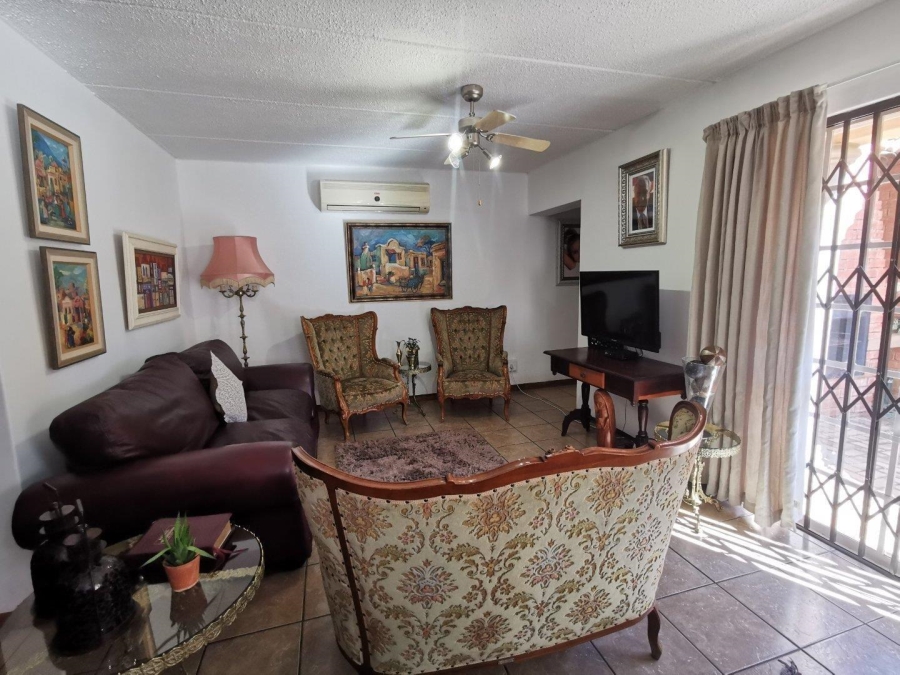 3 Bedroom Property for Sale in Van Der Hoff Park North West